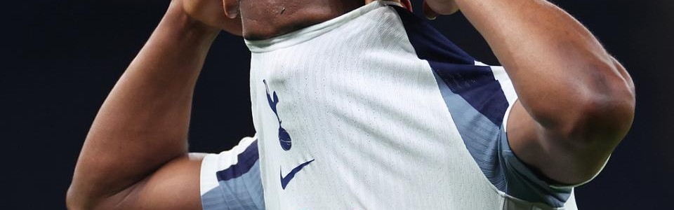 LOL投注-1-3！十人热刺5连败+11轮不胜，距降级区仅1分，球迷失望半场退场