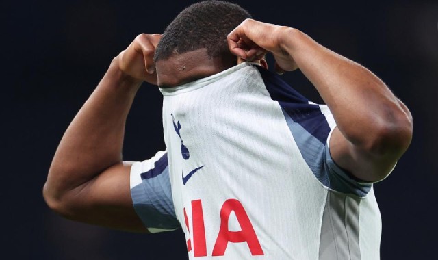 LOL投注-1-3！十人热刺5连败+11轮不胜，距降级区仅1分，球迷失望半场退场