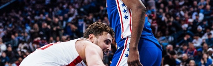 LOL投注-库里轰38+8记三分仍无缘今日最佳！对不起，你碰到暴走的大帝了