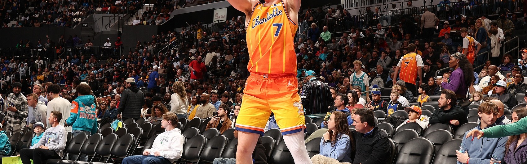 电竞竞猜-【菜鸟】克尼佩尔19分7板4助 双向西塞10分13板3帽 科沃德17分2帽