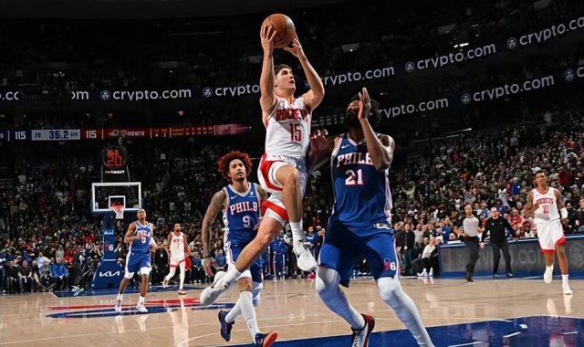 英雄联盟-加时赛又被摁在了板凳席上！火箭对于后场新星的使用让人无法理解