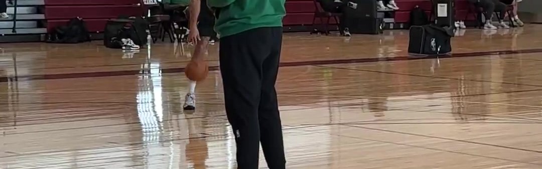 真要本赛季复出？塔图姆今日进行了原地投篮训练