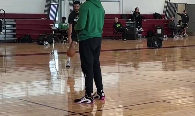 真要本赛季复出？塔图姆今日进行了原地投篮训练