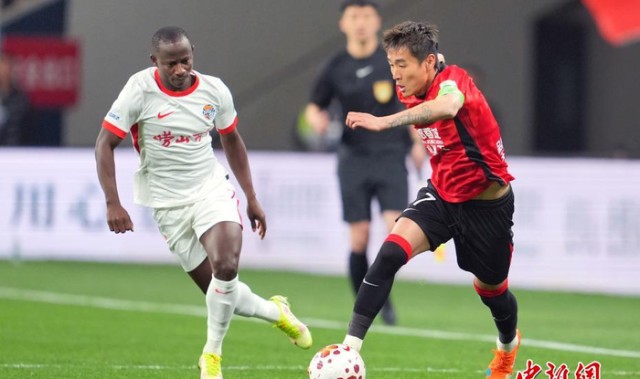 LOL投注-2026赛季中超联赛：成都蓉城队胜青岛海牛队|四川成都|中新社|拜合拉木·阿卜杜外力|韦世豪|安源_新浪体育_新浪新闻