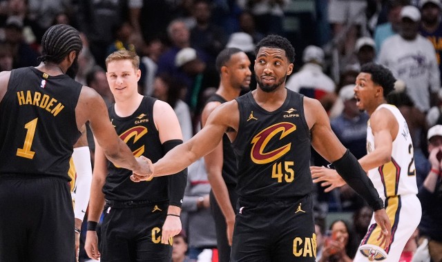 英雄联盟-米切尔27+7哈登20+6+10 骑士逆转鹈鹕取3连胜