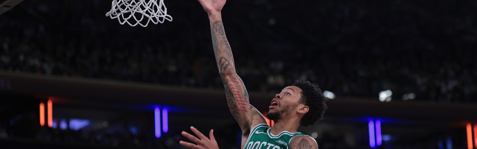 正规平台-豪泽谈安芬尼·西蒙斯：他今天就是那种状态 把球给他看他表演