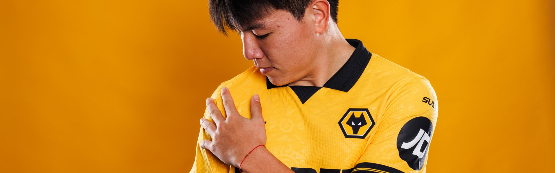 正规平台-东体：狼队为徐彬动用宝贵的ESC名额，应该也是看到他未来的潜力