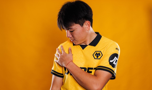 正规平台-东体：狼队为徐彬动用宝贵的ESC名额，应该也是看到他未来的潜力